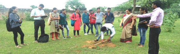 जैन विश्वभारती संस्थान (मान्य विश्वविद्यालय) के विद्यार्थियों ने किया बाकलिया गांव में वृक्षारोपण