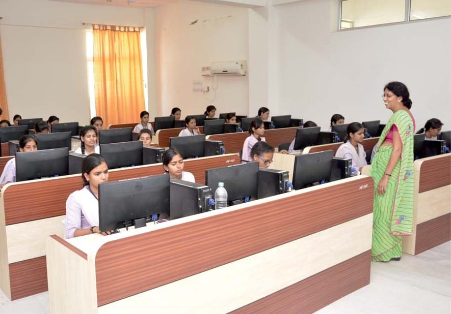 Computer Center &mdash; Students at Work